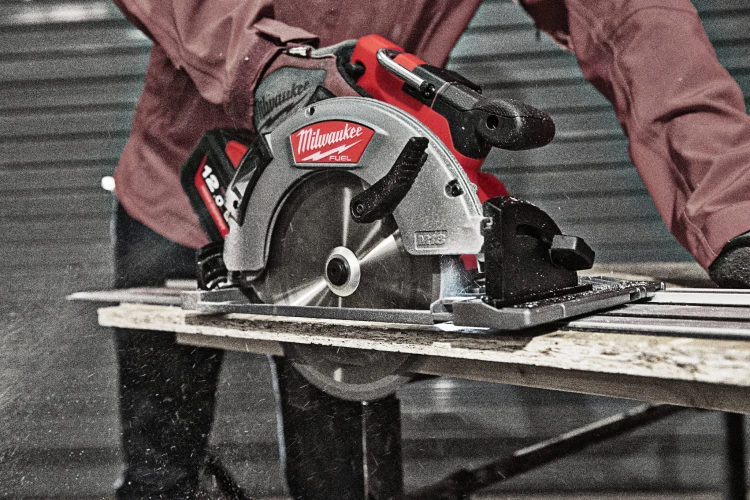 Pilarka tarczowa Milwaukee M18 FCSG66-121C AKU 18V (12.0 Ah) - 4933471195