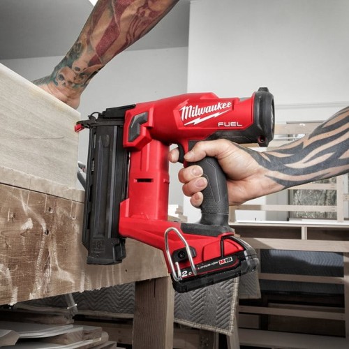 Sztyfciarka 18 GS Milwaukee M18 FN18GS-202X AKU 18V  (2x 2.0 Ah) - 4933471407