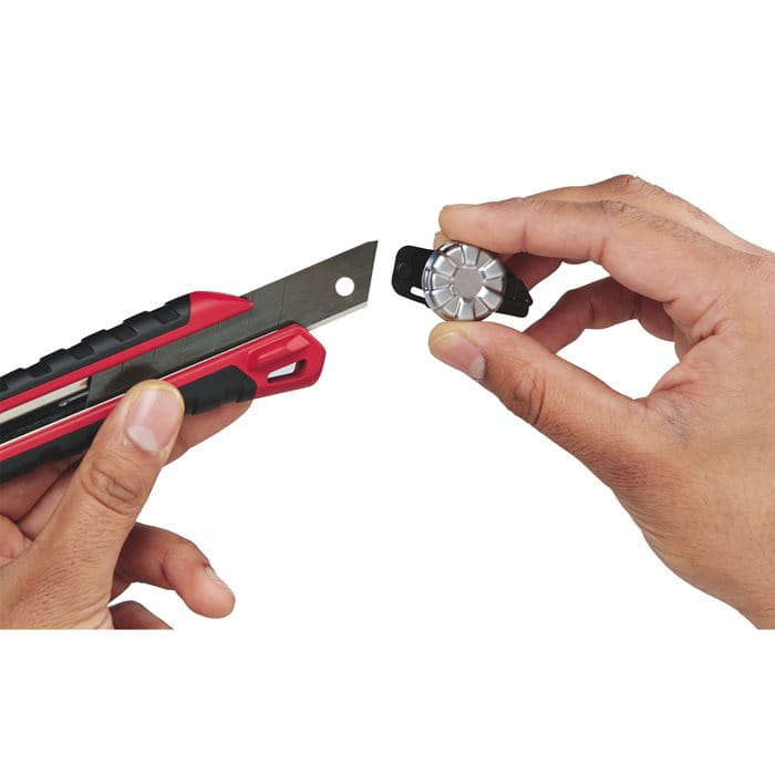 Nóż ręczny 18mm Milwaukee SNAP KNIVES - 48221961