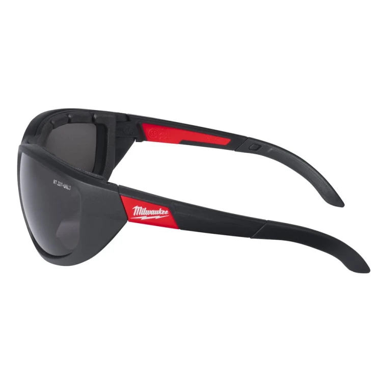 Okulary premium z uszczelką ciemne Milwaukee - 4932471886