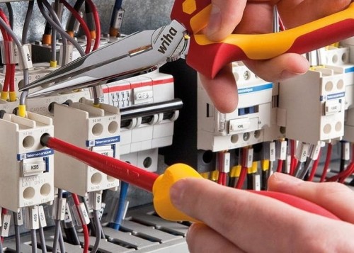Wiha-38020-Narzedzia-dla-elektrykow-Wkretaki-7-cz-Stan-opakowania-oryginalne.jpg