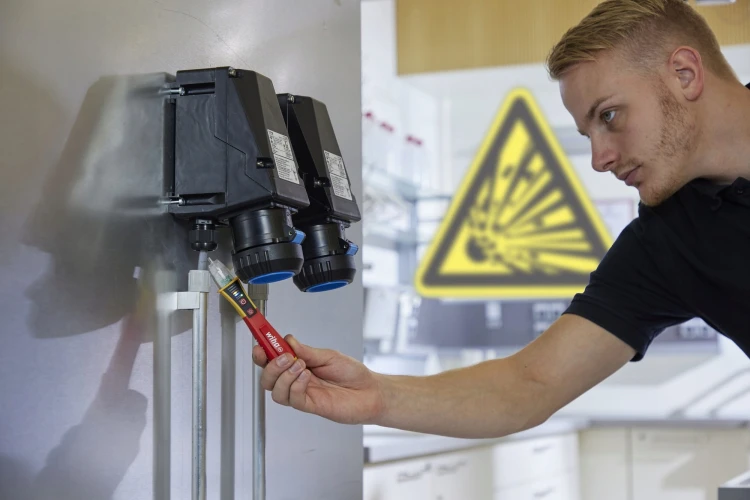 TESTER-PROBNIK-NAPIECIA-BEZDOTYKOWY-Z-ZABEZPIECZENIEM-1000V-AC-WIHA-44309-Rodzaj-probnik.jpg