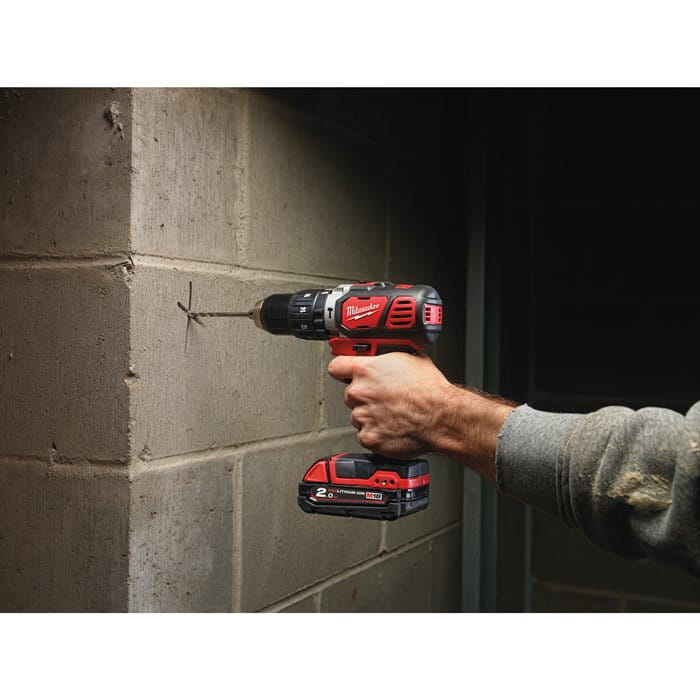 Wiertarko-wkrętarka udarowa Milwaukee M18 BPD-202C AKU 18V (2x 2.0 Ah) - 4933464264
