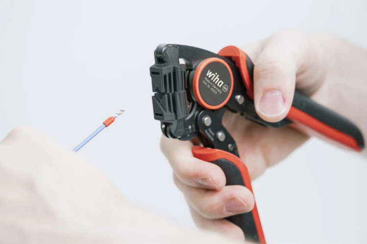 Anw_Z62000906SB_Crimping_Plier_Crimping_04.jpg