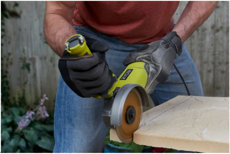 imgi_12_RYOBI-RAG950-125S-prezentacja.jpg
