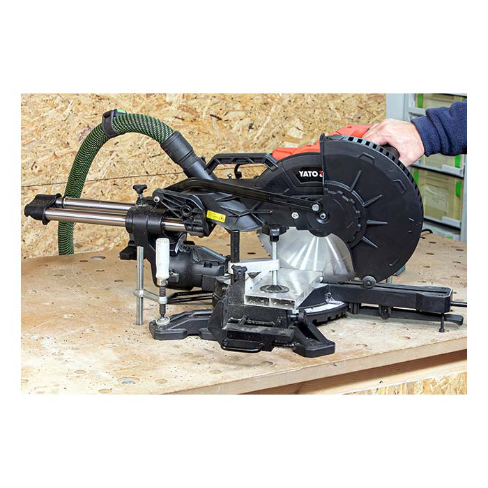 Pilarka ukosowa 255mm 1800W z laserem Yato YT-82174 [230V]
