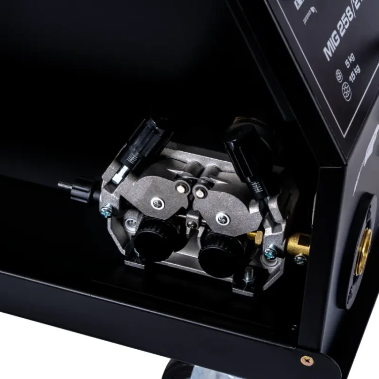 mig-2582-alu-synergia-l-4x4 (5).webp