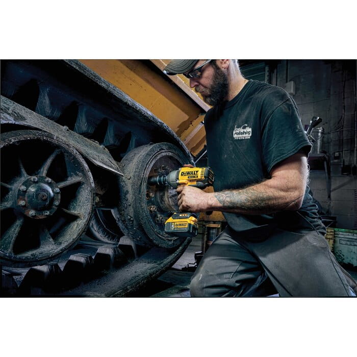 Klucz udarowy 1/2" 950Nm DeWalt DCF899P2 AKU 18V (2x 5.0 Ah)