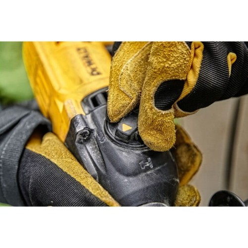 Młot udarowy 710W DeWalt D25033K [230V]