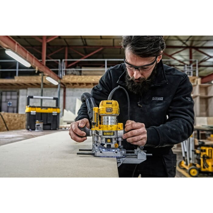 Frezarka górnowrzecionowa 900W DeWalt D26204K [230V]
