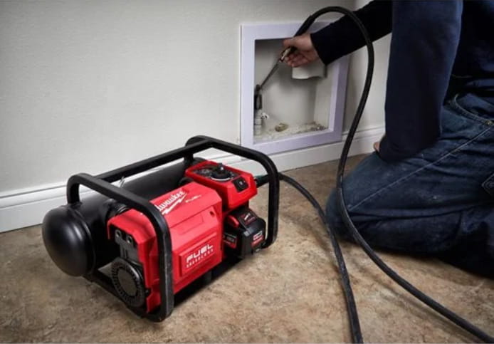 Kompresor Milwaukee M18 FAC-0 AKU 18V (bez aku) - 4933472166