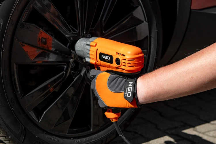 Klucz udarowy 1/2" 350Nm 450W Neo Tools 04-719 [230V]
