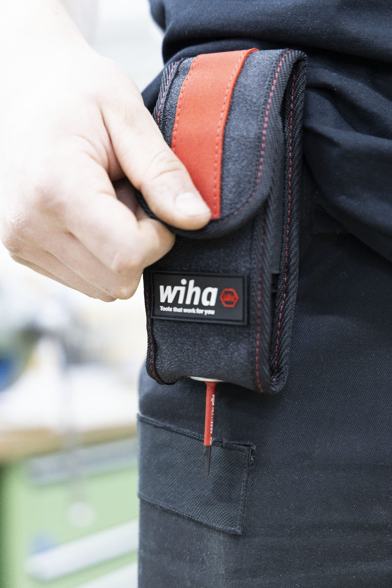 Anw_599008_Belt_pouch_handles_02-2.jpg