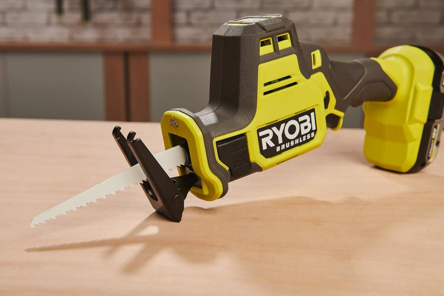 pol_pl_Pilarka-szablasta-Ryobi-RRS18CBL-0-43407_2 (1).jpg