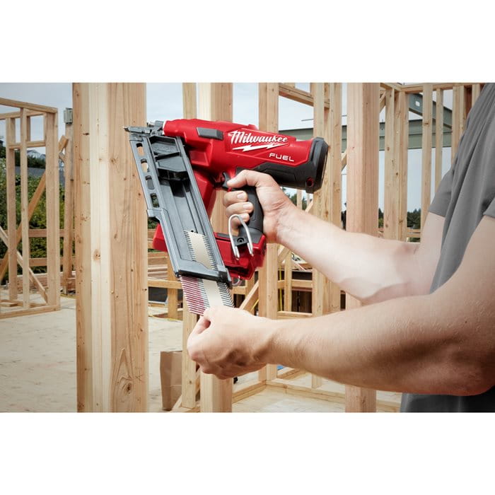 Gwoździarka 50-90mm Milwaukee M18 FFN-502C AKU 18V (2x 5.0 Ah) - 4933471404