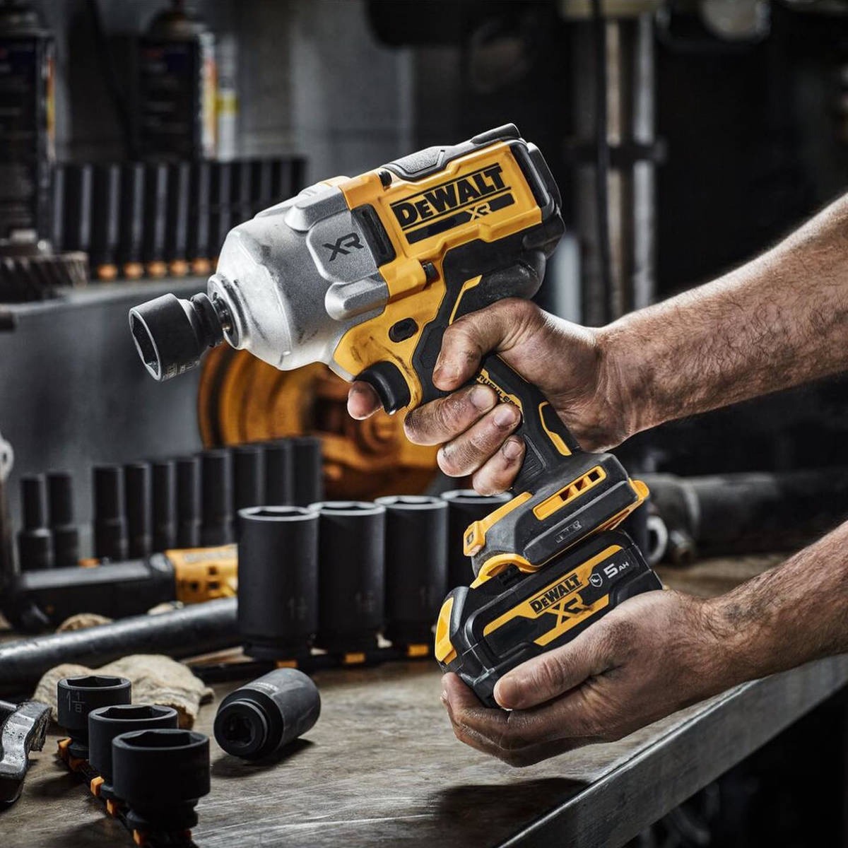 imgi_90_pol_pl_Klucz-udarowy-Dewalt-DCF961H2T-28618_5.jpg